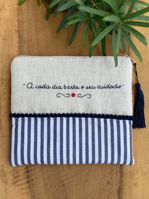 Nécessaire "A cada dia basta o seu cuidado"