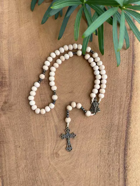 Terço em madeira NSA