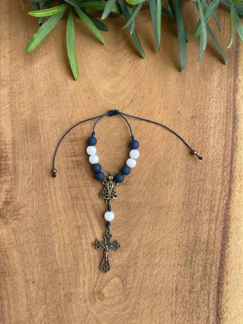 Terço para carro Nossa Senhora Aparecida - branco e azul.