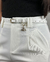 Short em alfaiataria com cinto e fivela de metal dourado - comprar online