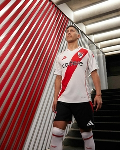 Nueva Camiseta River Alternativa + Camiseta Titular 2024/25 de Regalo - Promo 2x1 Millonaria Imperdible - tienda online