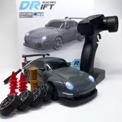 Auto Importado RC DRIFT® a Control Remoto Velocidad rapida 20km/h + Conos y Ruedas Extra de Regalo - Control total, diversión infinita - comprar online