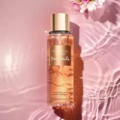 Combo 2x1 Body Splash Victoria's Secret ORIGINAL + Collar Te Amo en 100 Idiomas de Regalo - Sorprendela en San Valentín - comprar online