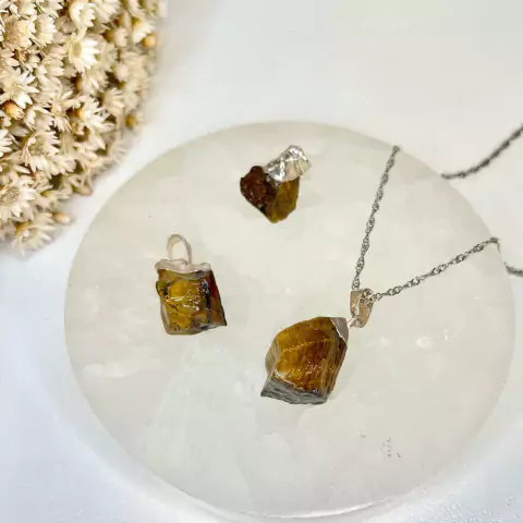 Pingente Olho de Tigre - Acabamento Banhado a Prata