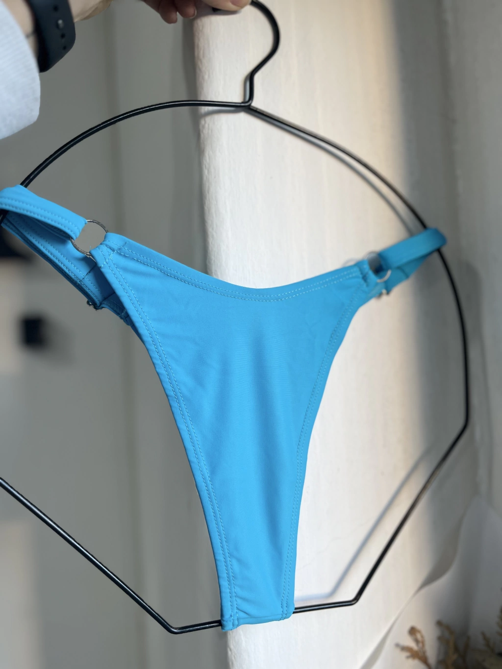 BOMBI EVA LYCRA EN V REGULABLE -aptas bikini-