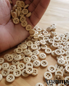 Botão 4 furos madeira - 15 mm na internet