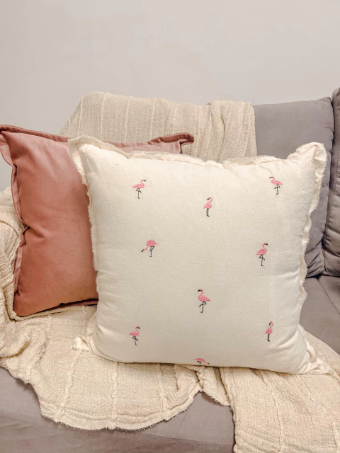 ALMOHADON TUSOR FLAMENQUITOS - comprar online