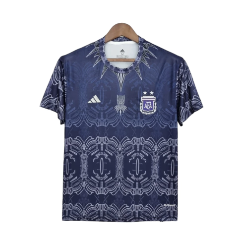 Camisa Seleção da Argentina Edição Especial 22/23 - Torcedor Adidas Masculina - Roxa com detalhes em cinza