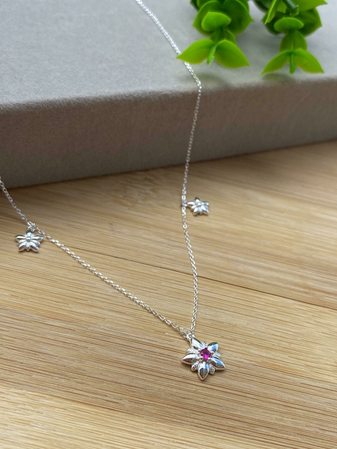 COLAR COM FLOR DETALHE NA ZIRCÔNIA 45CM - 600021R