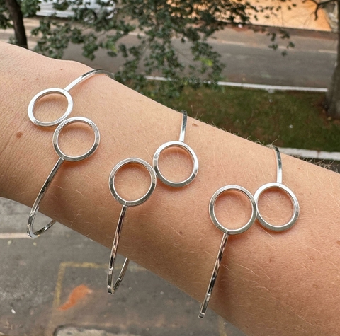 BRACELETE CÍRCULOS VAZADOS FIO QUADRADO 1.5MM - BRT7046 - comprar online
