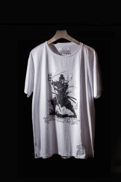 Remera Samurai White en internet