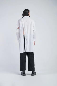 CAMISA OVERSIZE BUGENDAI WHITE en internet