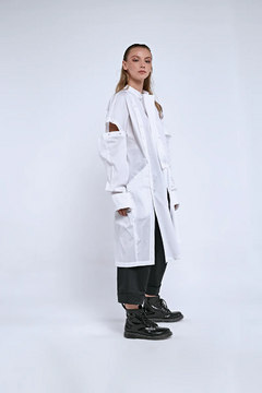 CAMISA OVERSIZE BUGENDAI WHITE en internet