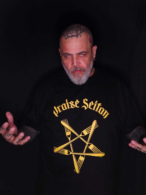 Camiseta Praise Seitan