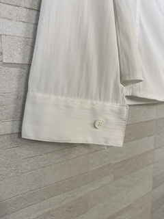 Camisa branca de crepe // P na internet