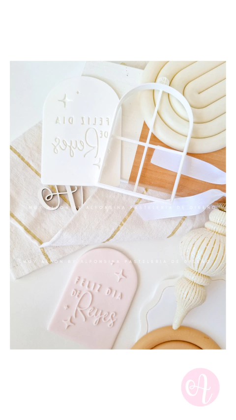 Stamp + Cortante FELIZ DIA DE REYES Lineal - comprar online