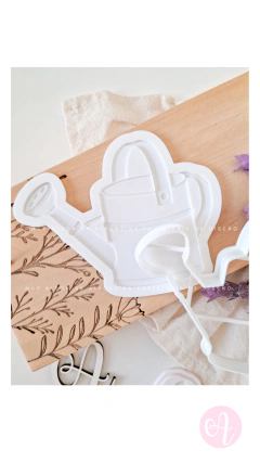 Cortante + Stamp Regadera Shabby - Muy Alfon by Alfonsina