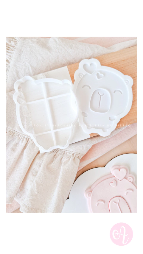 Stamp + Cortante Capybara Muy Alfon - comprar online