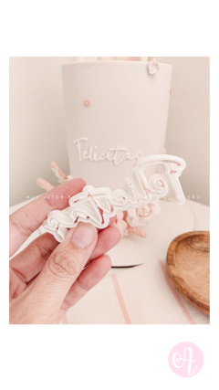 Cortante Nombres Personalizados Cursiva para Pastel