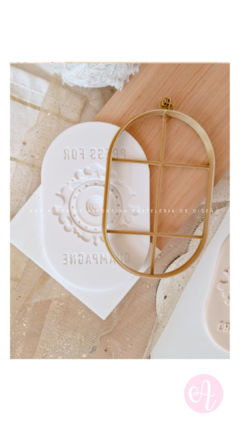 Stamp + Cortante Press for Champagne