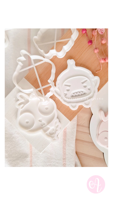Set Stamps + Cortantes Hei Hei & Kakamora MOANA