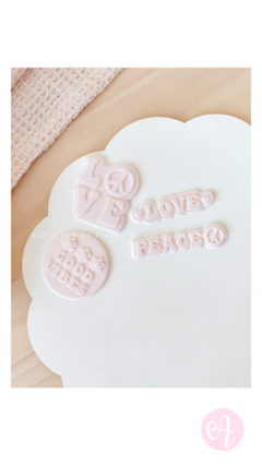 Stamps + Cortantes Mini Pasteleria Groovy Palabras - comprar online