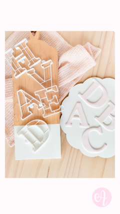 Cortante Letra Grande Serif 7,5cm Alto - buy online