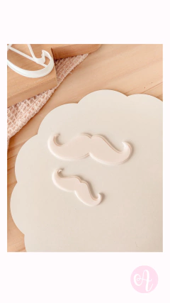 Set Cortantes + Stamps Bigotes - comprar online