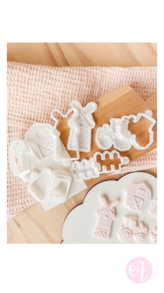 Set Cortantes + Stamps Mini Pasteleria Granja