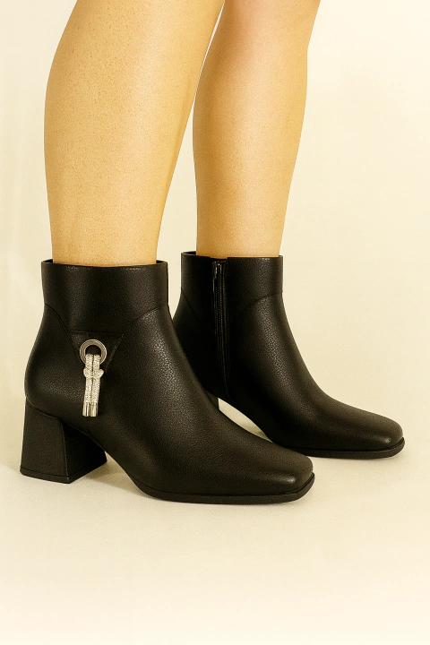 Bota Vizzano Strass Preta - comprar online