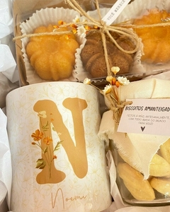 Combo: Caneca, Bolos, Biscoitos e Cappuccino - comprar online