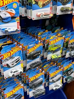 HOTWHEELSBOX (caja sorpresa) Productos de HOT WHEELS Importados + Envios gratis!!!