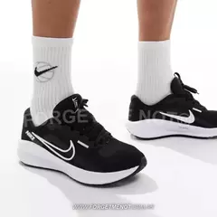 Zapatillas Nike zoom y de regalo par de medias + envio gratis en internet