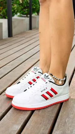 PROMO MILLONARIA- ZAPATILLAS RIVER + CAMISETA TITULAR + CAMISETA BORDO + CAMISETA NEGRA + CAMISETA TRICOLOR