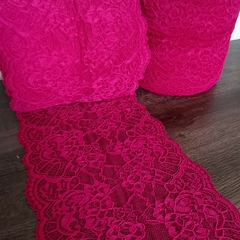RENDA DELICATE 154 (Kg)- 19CM LARGURA -90%POLIAMIDA 10%ELASTANO