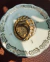 broche de colarinho pérola - Única Brechó