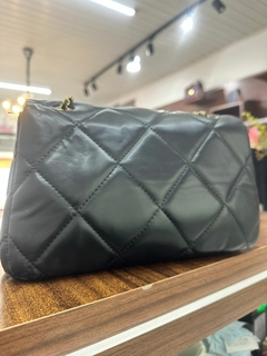 Bolsa Costura Alça Corrente Dourada Média - comprar online