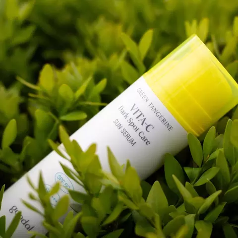 Protector Solar Green Tangerine Vita C Dark Spot Care Sun Serum Goodal