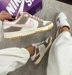 TENIS DUNK MARROM C/ ROSA