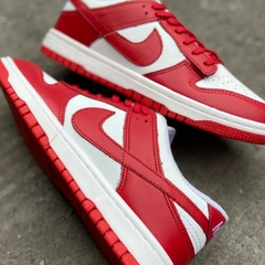 Tênis Nike Dunk Low Vermelho na internet