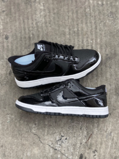 Tênis Nike Dunk Low Preto brilho na internet