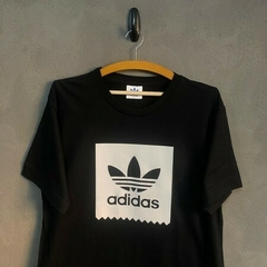 Camiseta Adidas Trefoil Square - comprar online