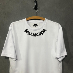 Camiseta Balenciaga Necklace