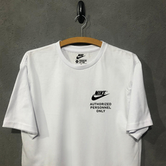 Camiseta Nike Authorized Personnel only - loja online