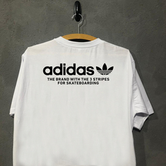 Camiseta Adidas The Brand na internet