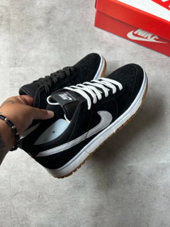 Tênis Nike Dunk Low Black white na internet