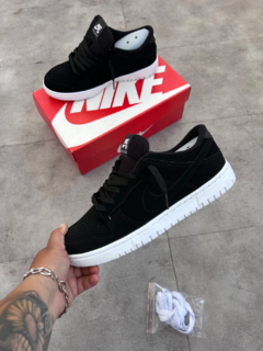 Tênis Nike Dunk Low Black na internet