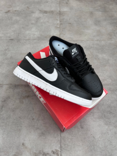 Tênis Nike Dunk Twist Panda na internet