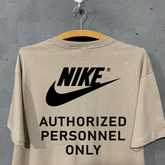 Camiseta Nike Authorized Personnel only