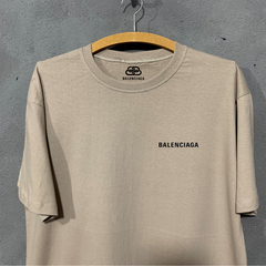 Camiseta Balenciaga Classic na internet